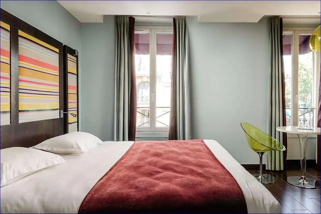 Отель Courcelles Etoile 3*