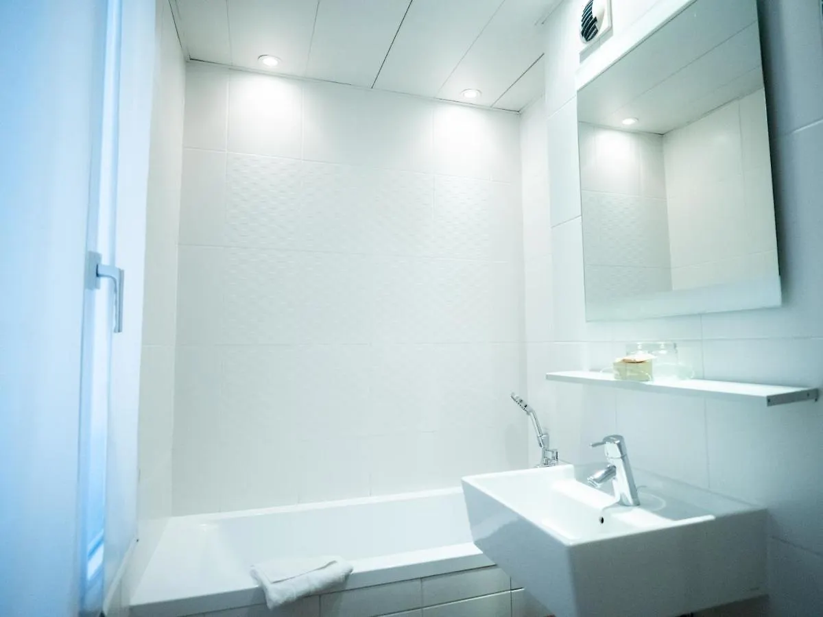 Hotel Courcelles Etoile Parijs