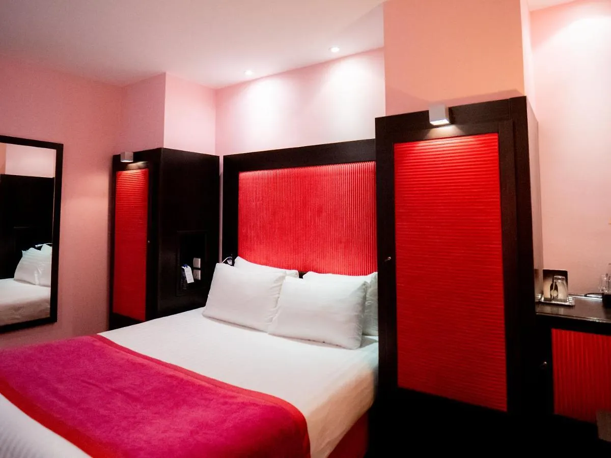 Hotel Courcelles Etoile 3*