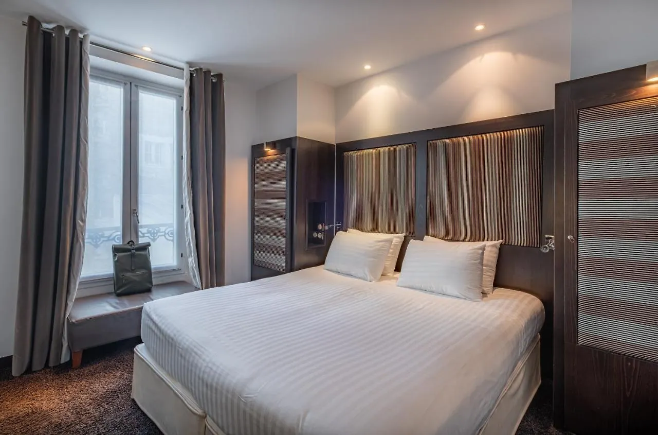 Отель Courcelles Etoile 3*