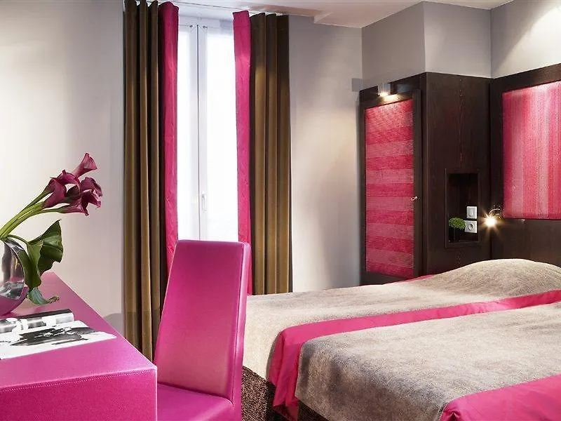 Отель Courcelles Etoile 3*
