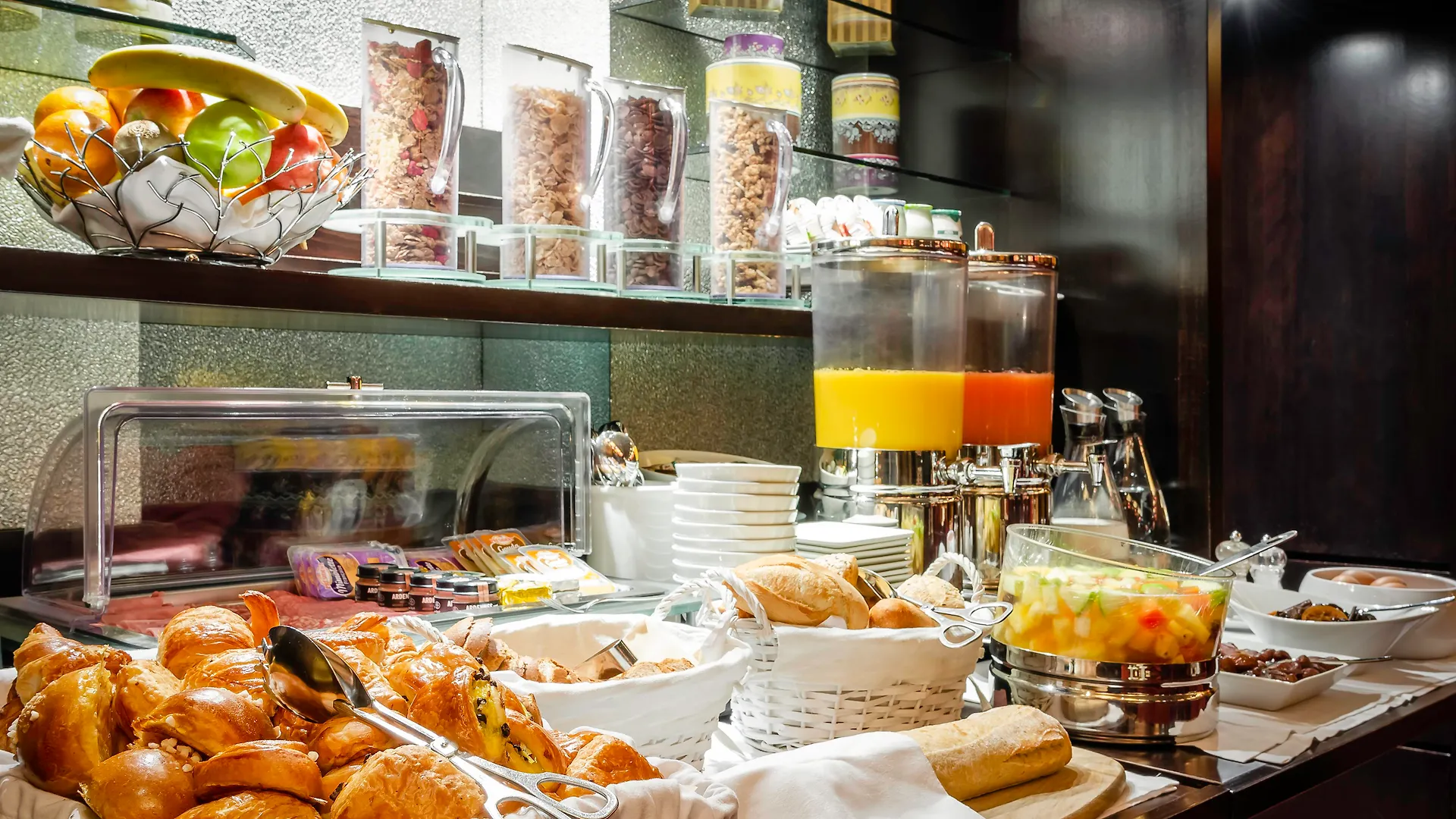 Courcelles Etoile Hotel 3*