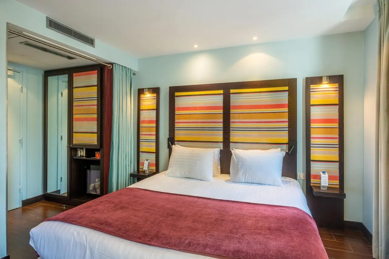Hotel Courcelles Etoile Paris