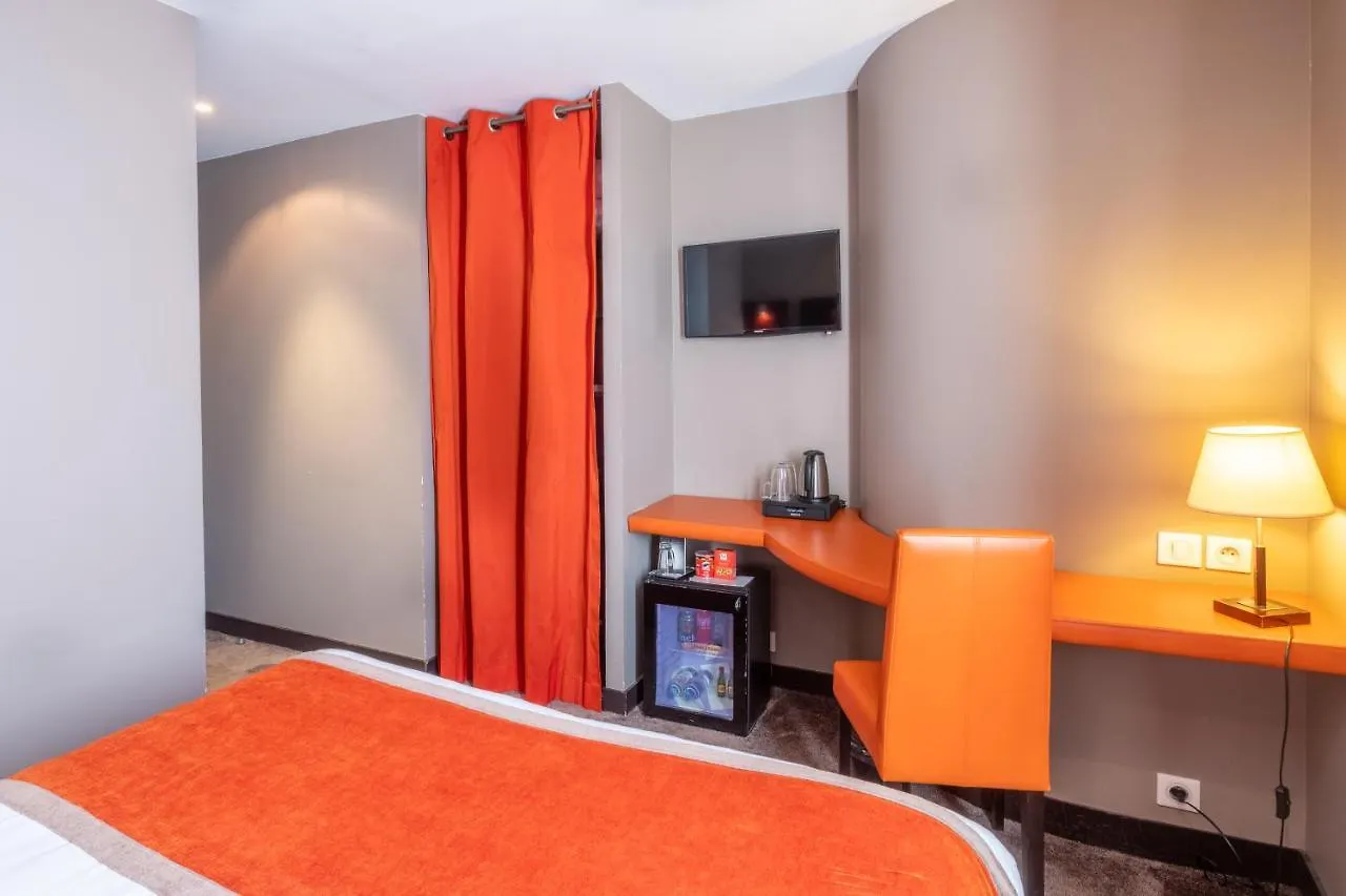 Courcelles Etoile Hotel 3*
