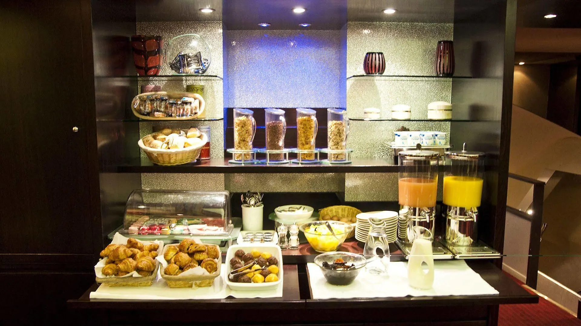 Courcelles Etoile Hotel 3*
